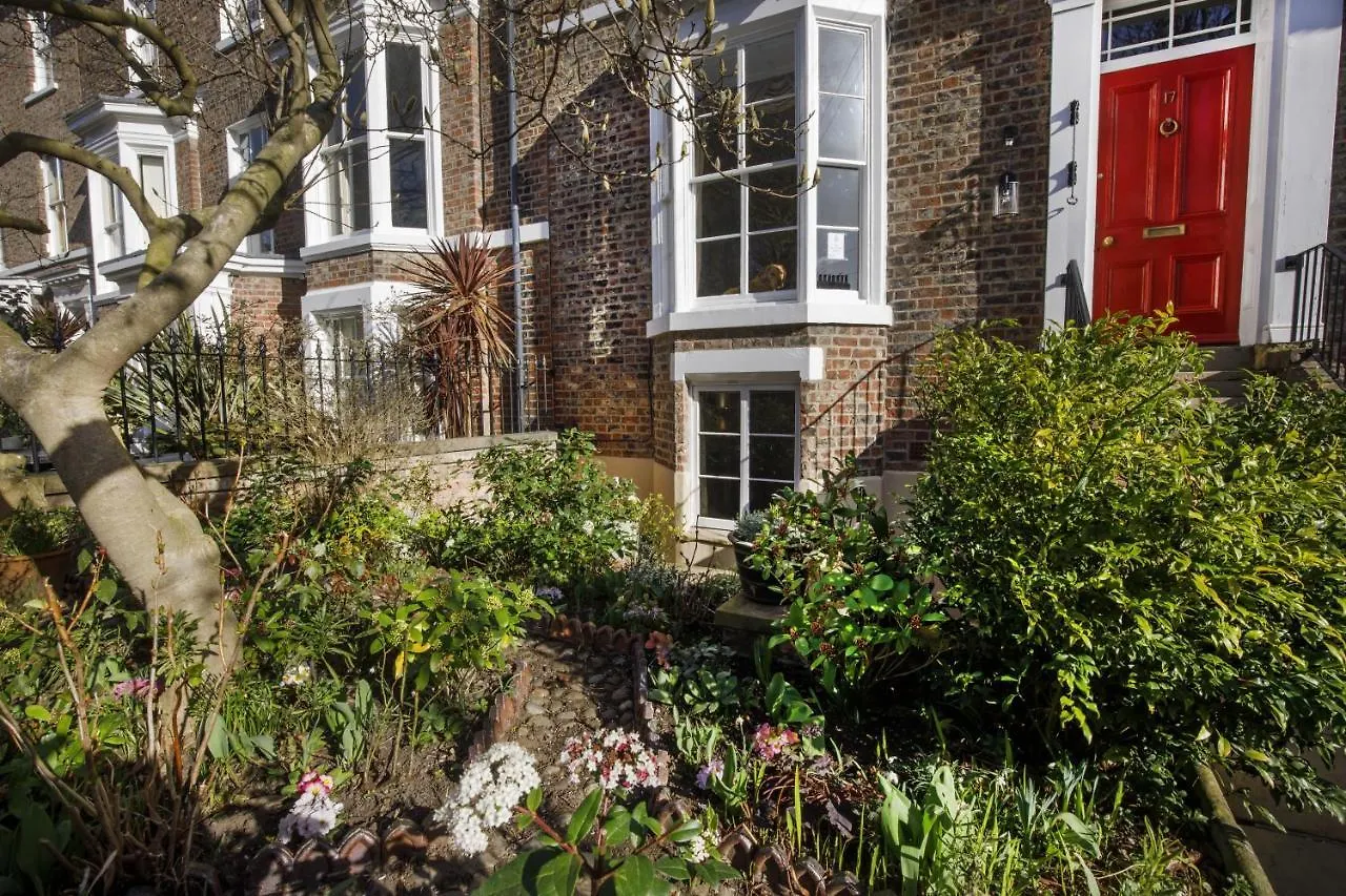The Garden Square - Unique Luxury Apartment In Historic Garden Square - Ideal For 2 People York