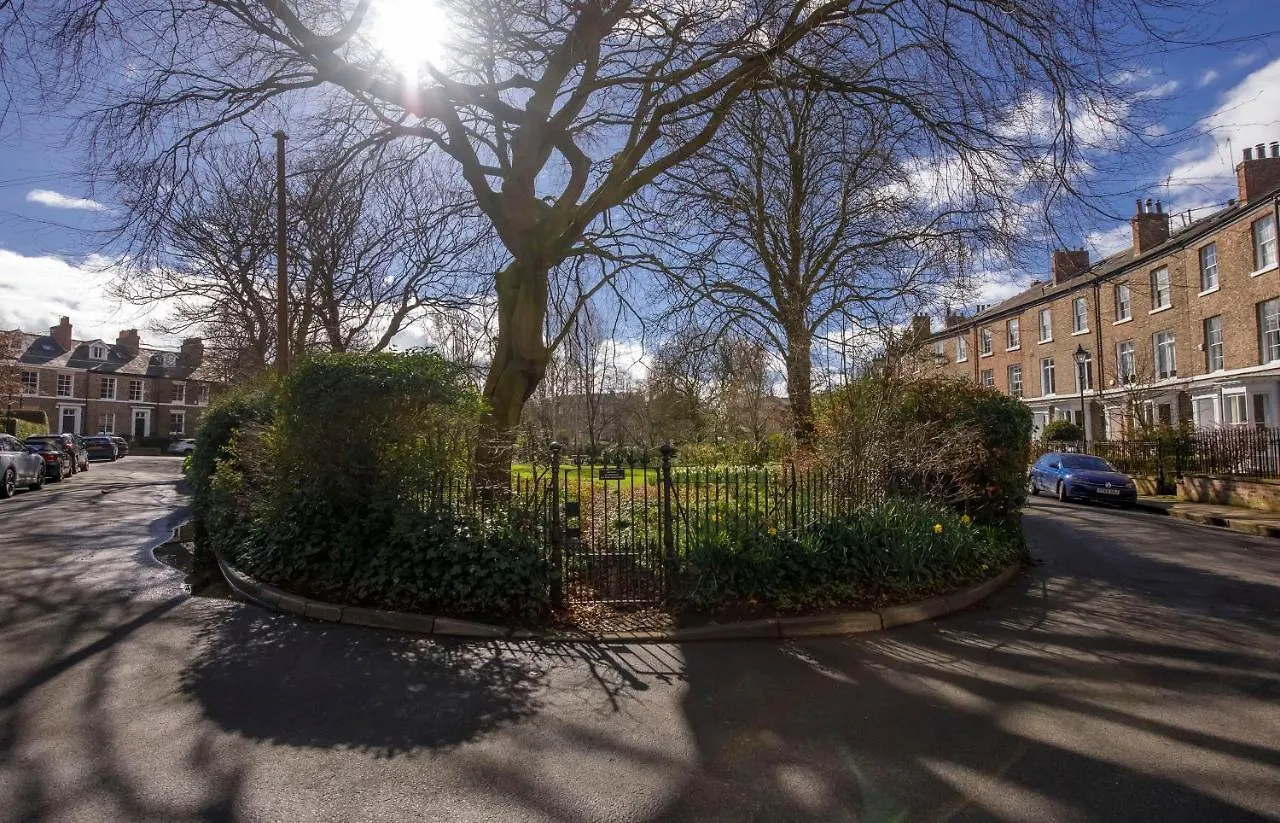 The Garden Square - Unique Luxury Apartment In Historic Garden Square - Ideal For 2 People York